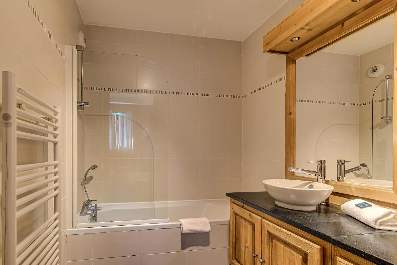 Apartment Le Paradis 2 - Alpes Travel - Central Chamonix