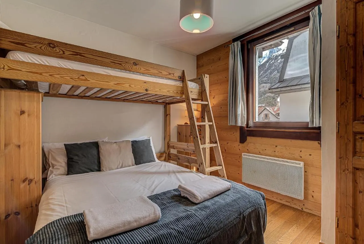 Apartment Le Paradis 2 - Alpes Travel - Central Chamonix 0*,  France
