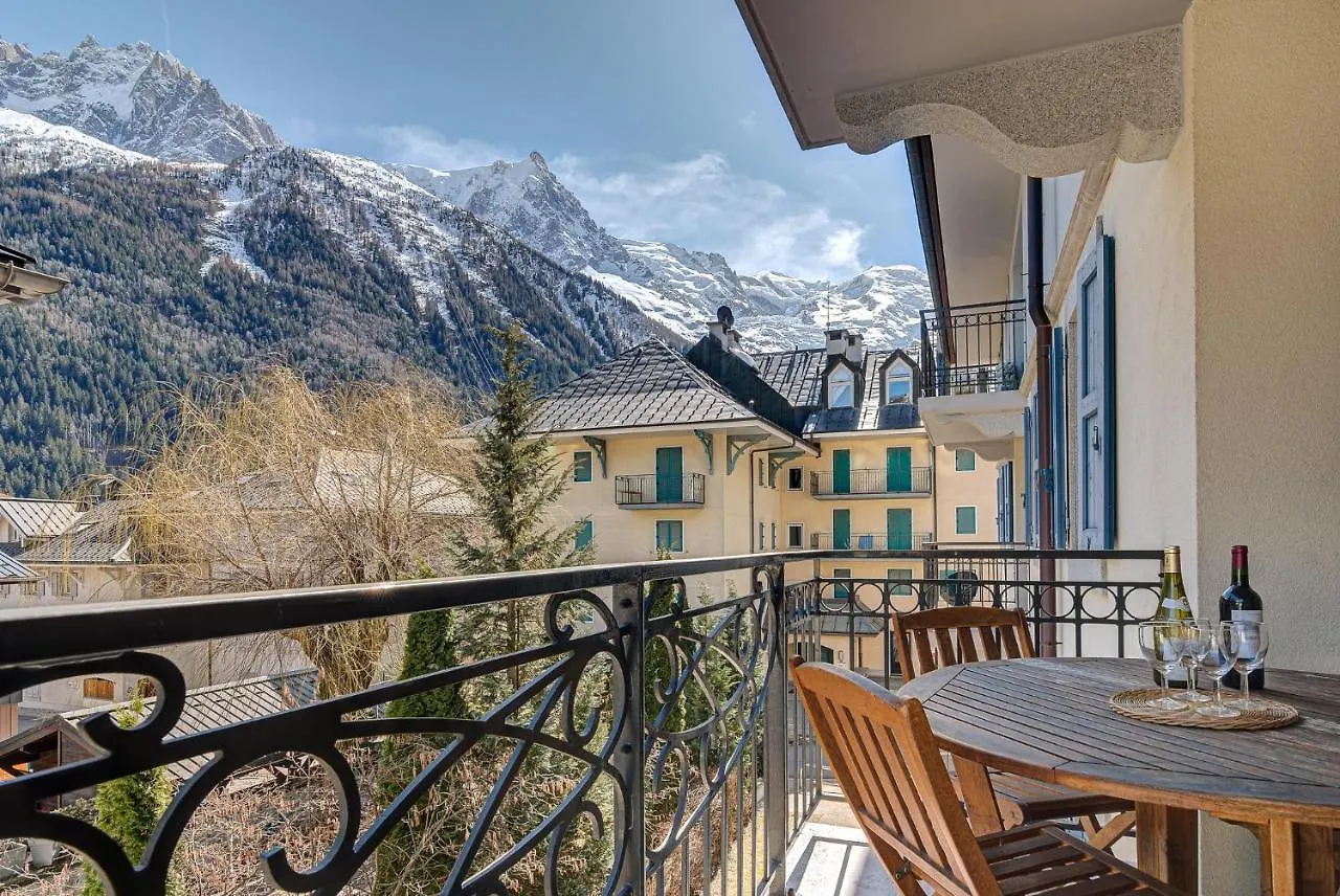 Apartment Le Paradis 2 - Alpes Travel - Central Chamonix France