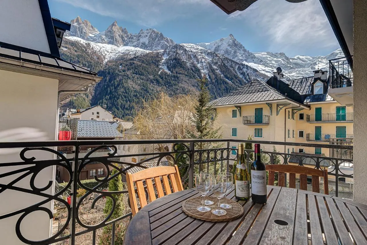 Apartment Le Paradis 2 - Alpes Travel - Central Chamonix France