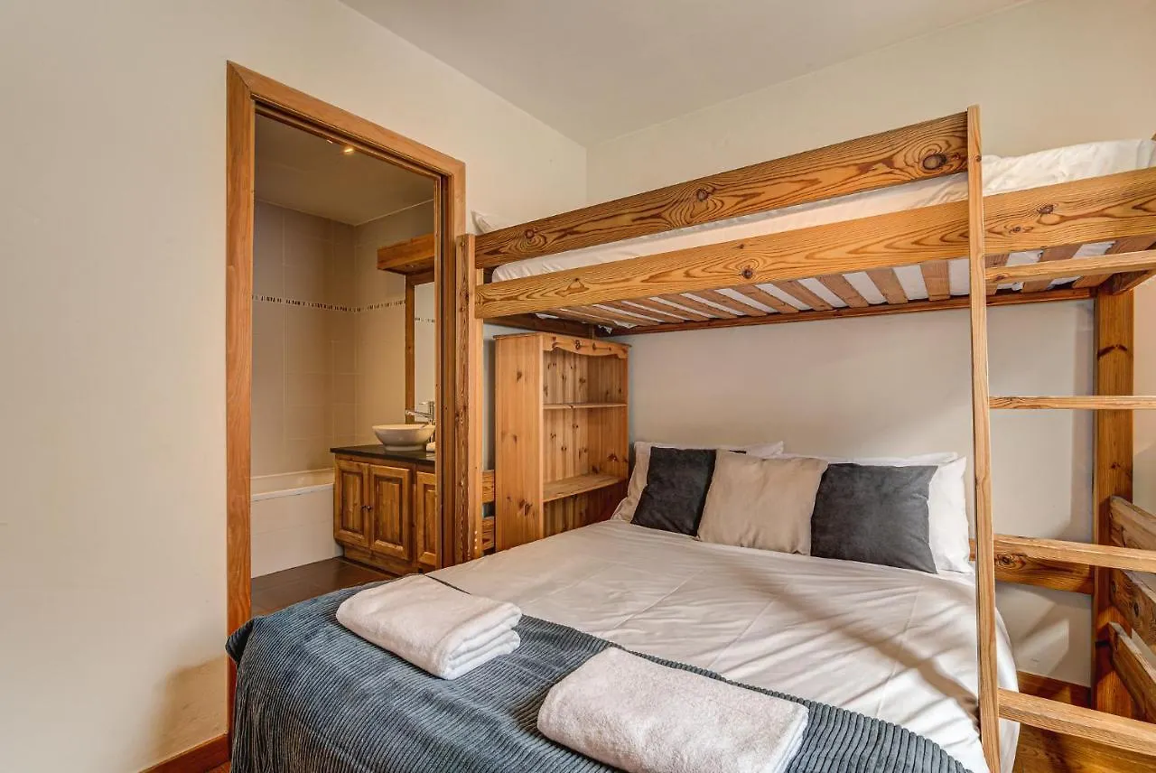 Apartment Le Paradis 2 - Alpes Travel - Central Chamonix
