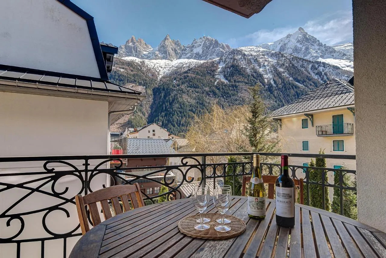 Apartment Le Paradis 2 - Alpes Travel - Central Chamonix 0*,