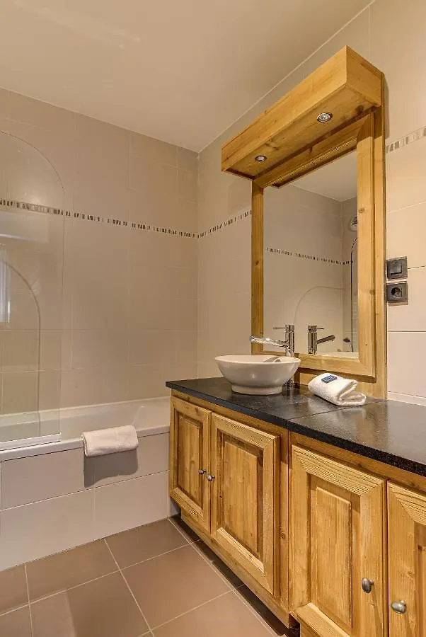 Apartment Le Paradis 2 - Alpes Travel - Central Chamonix France